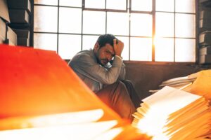 a dor de um empres rio preso em d vidas e juros