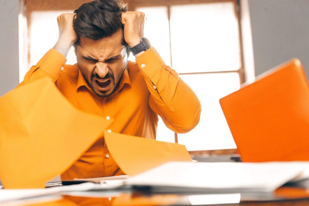 empres rio furioso ao perder documento importante