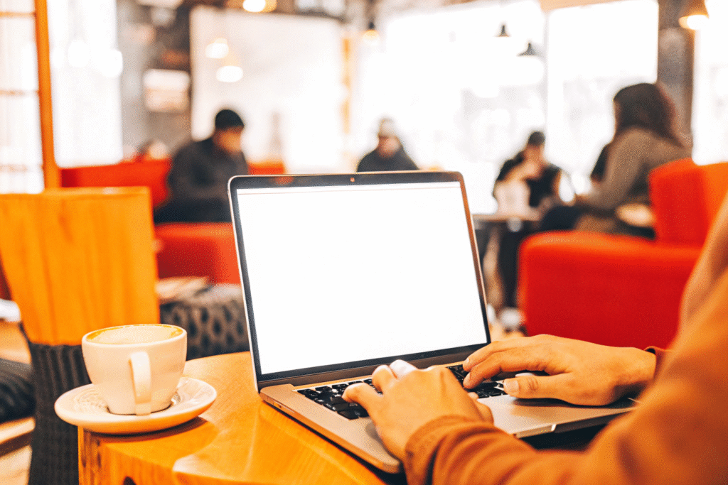 laptop user on a cofee shop